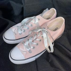 baby pink velvet converse with ribbon strings